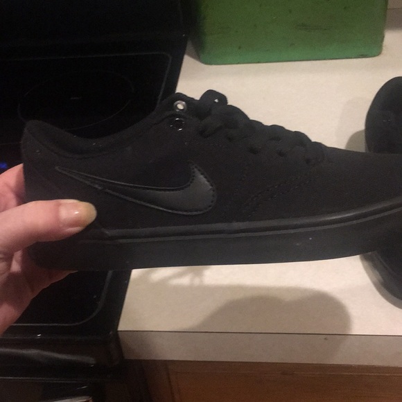 Unisex black Nike women’s men’s 5.5 new in box - Picture 6 of 12